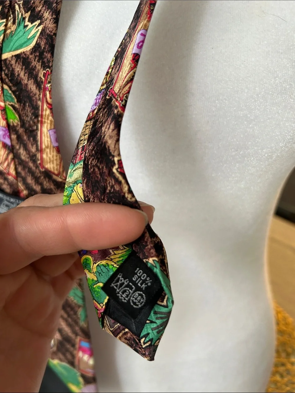 Jimmy buffett’s Tropical Print Men's Tie/ 100% silk